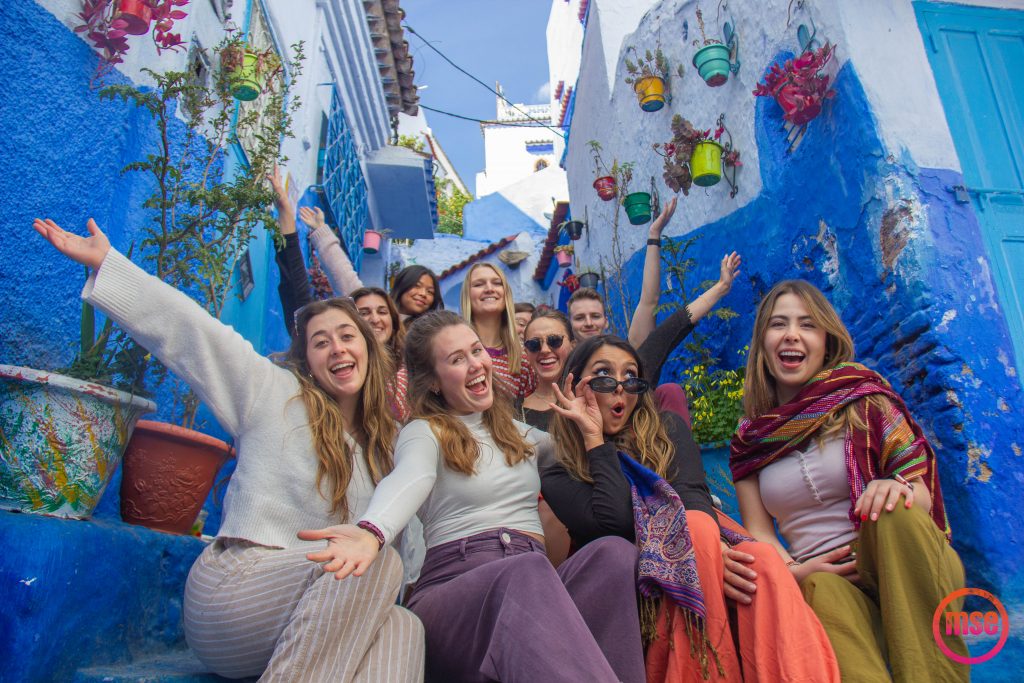 Imagen de un grupo de personas explorando el Norte de Marruecos con Malaga South Experiences (MSE)